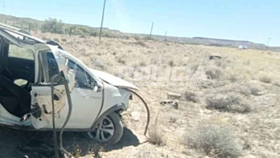 El accidente ocurrió a unos seis kilómetros de Piedra del Águila, sobre la Ruta Nacional 237. Foto: gentileza.