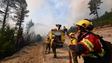 Incendio forestal en Puerto Patriada: «Riesgo elevado y fuego activo», qué dice el último parte