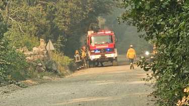 Otro incendio en el parque Los Alerces: el fuego cruzó el lago Menéndez