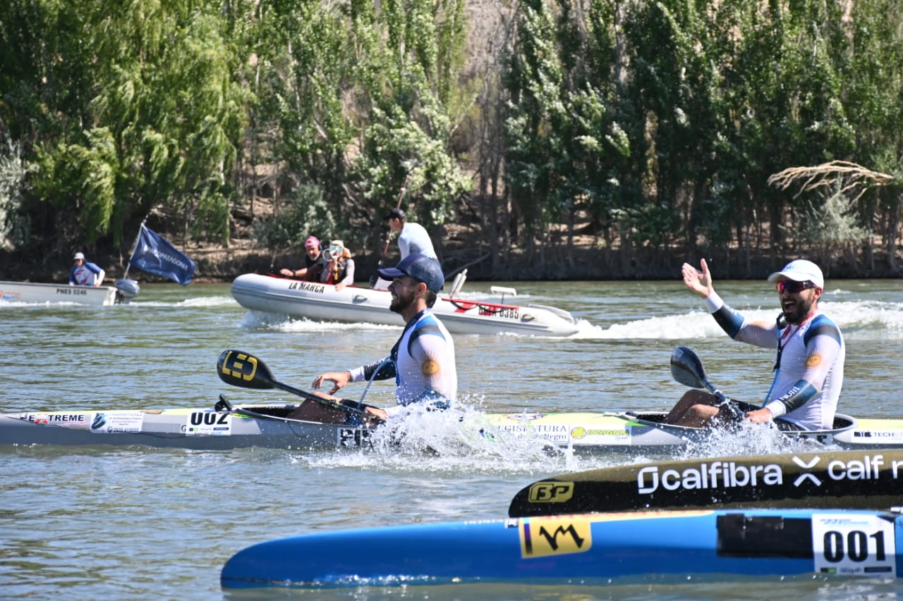 Otro final cerrado y pronóstico reservado en la Regata del Río Negro