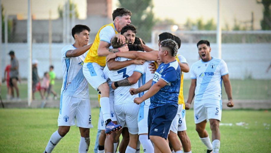La Amistad sacó una buena ventaja de local ante Deportivo Roca. (Foto: Florencia Salto)
