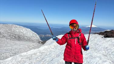 VIDEO | Amalia, la neuquina de 71 años que conquistó la cumbre del volcán Lanín