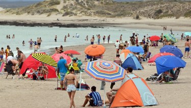 Carnaval con calor y tormentas: así estará el tiempo en Las Grutas durante el fin de semana largo