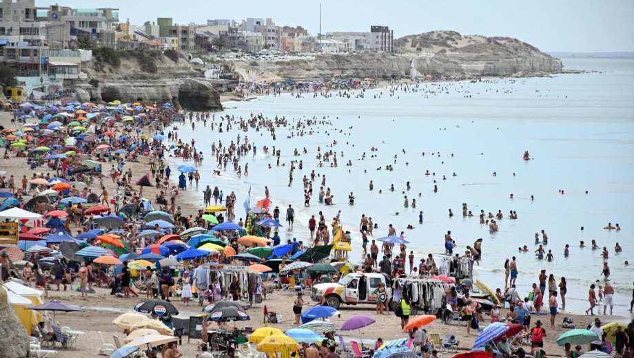 Música, actividades en la playa y una caminata nocturna por la costa forman parte de los festejos. Foto: Marcelo Ochoa.