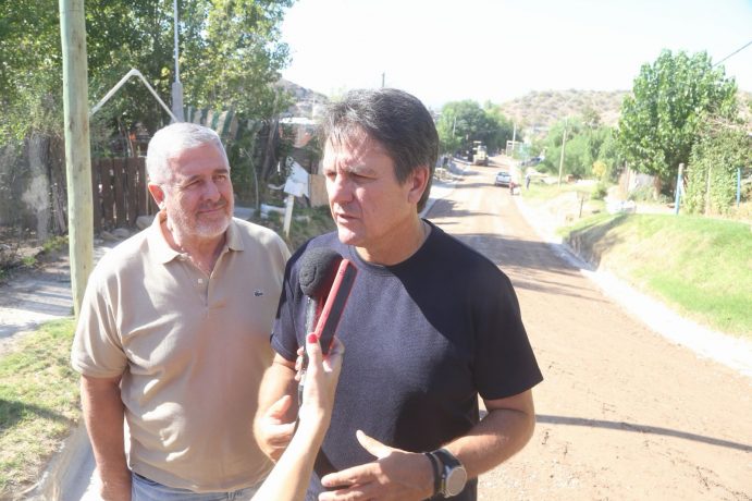 El intendente y el secretario de Infraestructura destacaron la iniciativa. Foto gentileza.