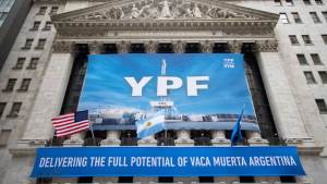 Fallo YPF: Burford presenta hoy el pedido de «desacato» contra la Argentina y exige sanciones diarias