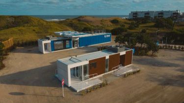 YPF inauguró su primera «estación móvil» en la Costa: tecnología remota y un módulo Full autónomo