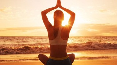 ¿Por qué el verano es ideal para hacer yoga?