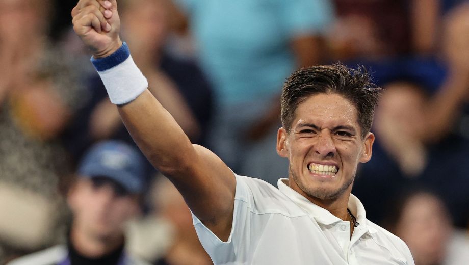 Sebastián Báez consiguió un triunfazo ante Taylor Fritz que le permite a Argentina soñar con la clasificación.