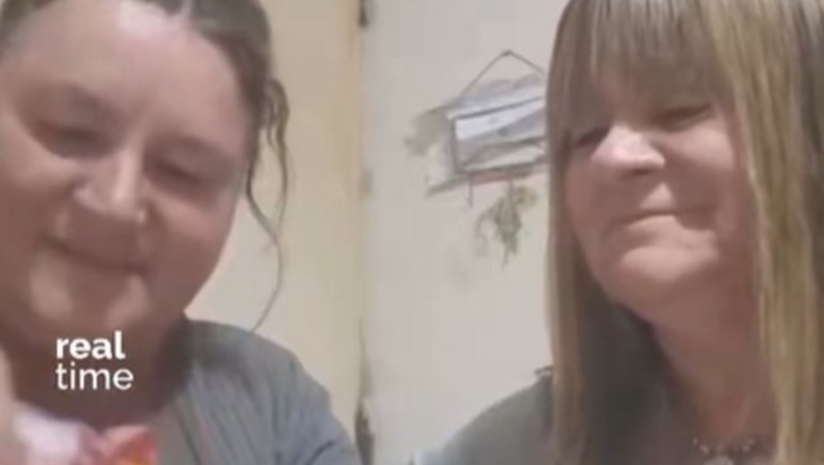 Amigas prueban el mate picante y se vuelven virales.-