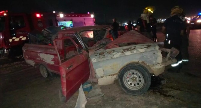 Choque frontal en Neuquén este sábado. Foto: Gentileza Centenario digital. 