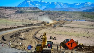 Neuquén reactivó obras de asfalto en diez rutas y promete iniciar casi 300 kilómetros más este año