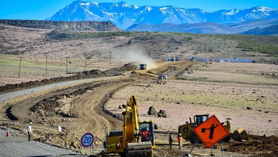 La Ruta 43, en el Norte Neuquino, es una de las rutas que se están asfaltando. Foto: gentileza.