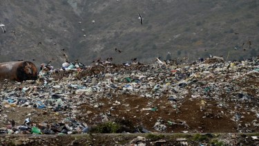 Intiman a la Municipalidad de Bariloche a cumplir con el cierre del basural a cielo abierto