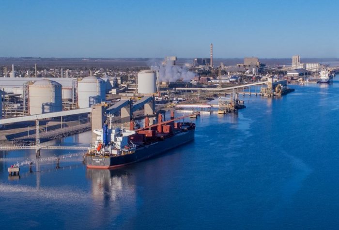 El puerto de Coronel Rosales se consolida como pieza clave del corredor energético que conecta Vaca Muerta con los mercados de exportación. 