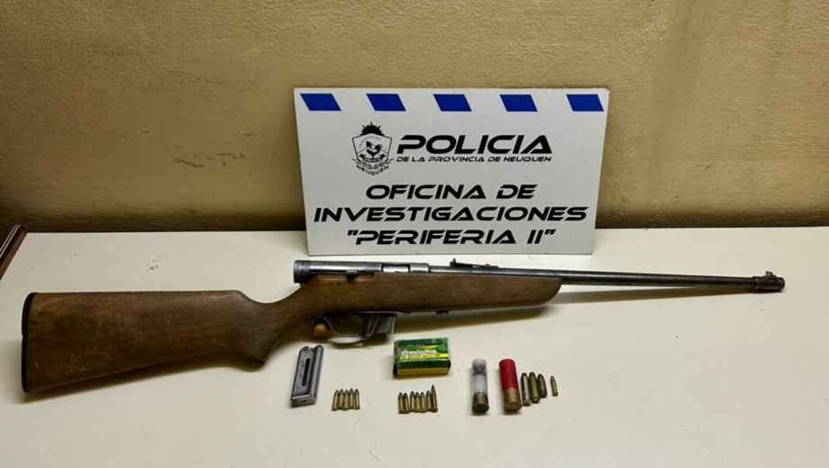 El arma secuestrada por la Policía, una carabina calibre 22. Foto: gentileza,