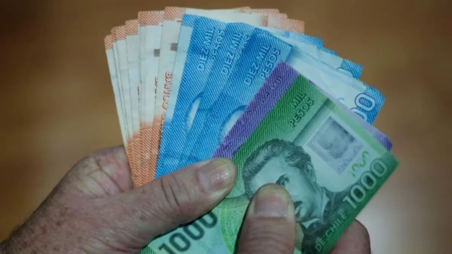 Suba del peso chileno y cotización del dólar en agosto de 2026