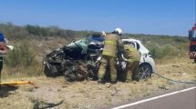 Imagen de Grave choque entre un camión de YPF y un auto en la Ruta 20: una pareja que viajaba desde Neuquén fue internada en La Pampa