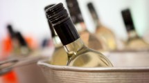 Imagen de Cómo enfriar el vino en minutos: el truco infalible antes de recibir invitados