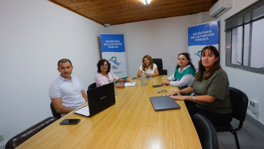 Debut de paritaria de la Función Pública del 2026, encabezada por la secretaria, Tania Lastra. Foto: Gentileza.