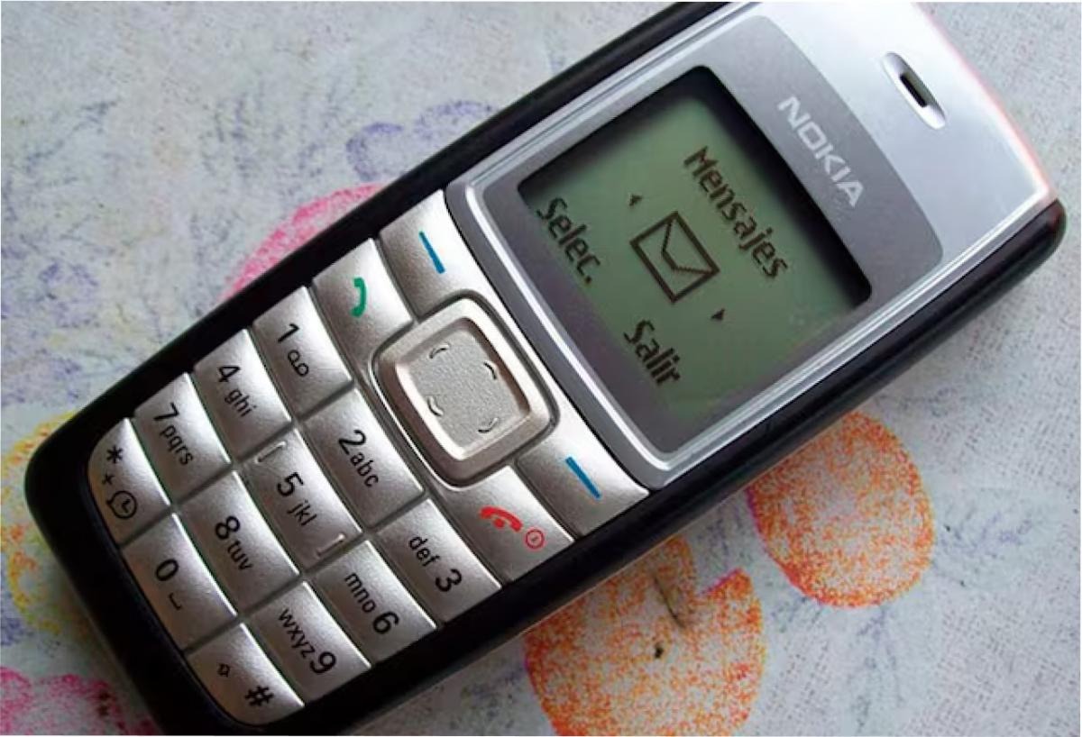 Ni WhatsApp ni redes sociales: el secreto del Nokia 1100 para conquistar a la Generación Z