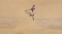Imagen de Video | El terrible accidente de un piloto en el Rally Dakar: salió despedido de su moto