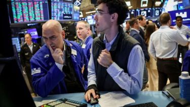 El riesgo país quedó al borde de los 580 puntos: las acciones argentinas volaron a más de 6% en Wall Street este jueves