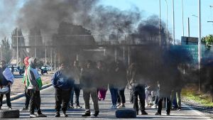 El Gobierno dictó conciliación obligatoria con ATE en Centenario: qué pasa con el corte en Ruta 7 de este lunes