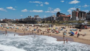 Qué hacer si el mar se retira de golpe: cómo actuar ante una señal de peligro en la playa