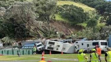 Tragedia en Nueva Zelanda: dos muertos y una búsqueda desesperada de niños tras un alud en un camping