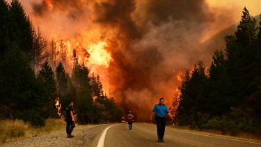 Incendios en la Patagonia: quedó restablecido el tránsito sobre la Ruta 40 entre Epuyén y El Hoyo