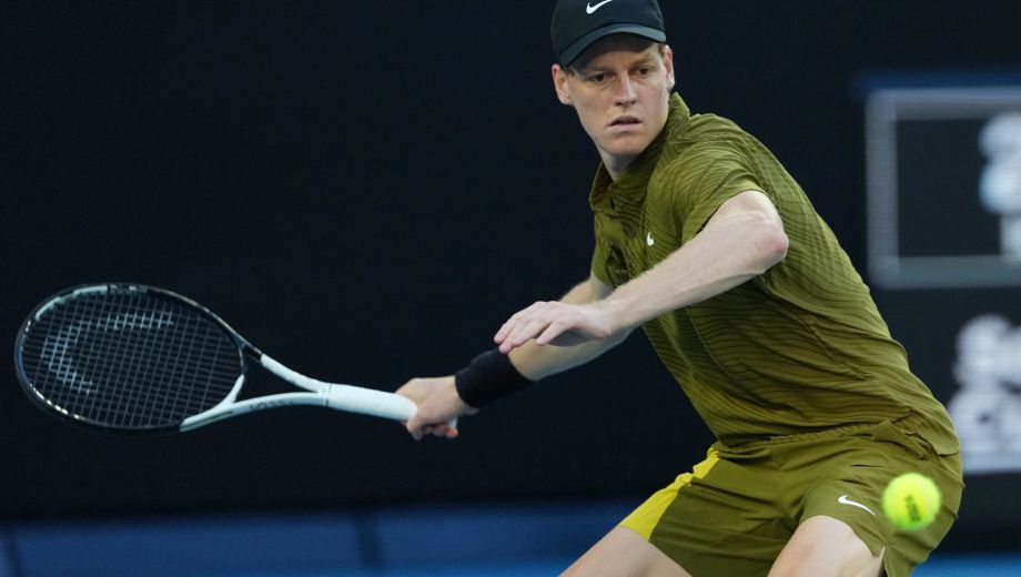 El italiano sigue con su andar perfecto en Merbourne, donde busca la tercera corona consecutiva. (AP)