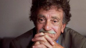 La enseñanza magistral de Kurt Vonnegut: «Si esto no es algo bonito, qué cosa lo es?»