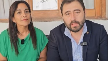 Román descarta la terminal de ómnibus en Allen y redirige fondos petroleros a camiones para servicios urbanos