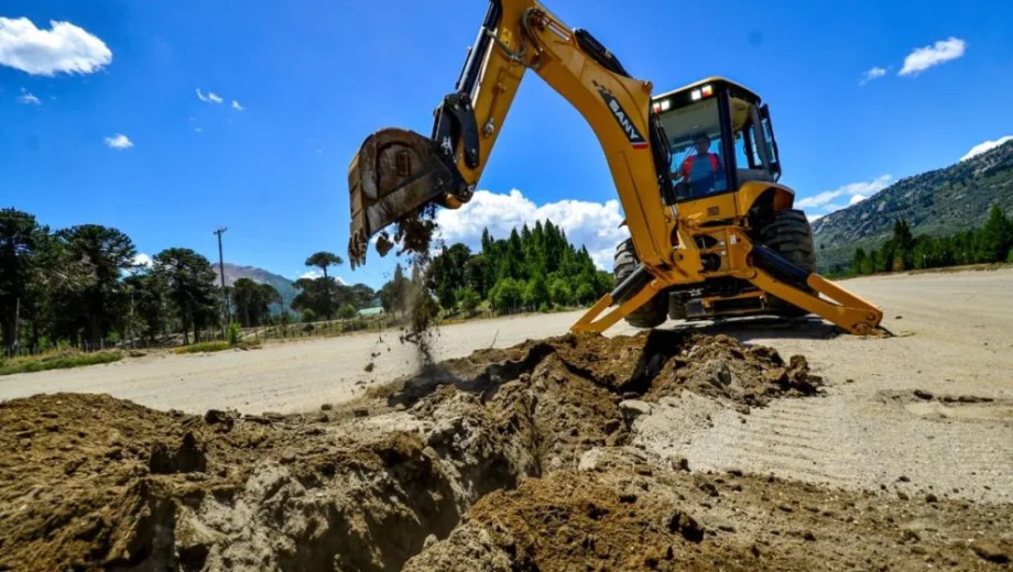 El proyecto prevé la extensión para que cientos de usuarios accendan a la red en Moquehue. Foto Gobierno de Neuquén .
