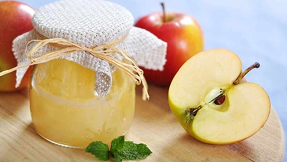 Mermelada casera de manzana.-