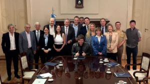 Con parte del Gabinete de vacaciones, Javier Milei sigue en actividad y centra su agenda en la Quinta de Olivos