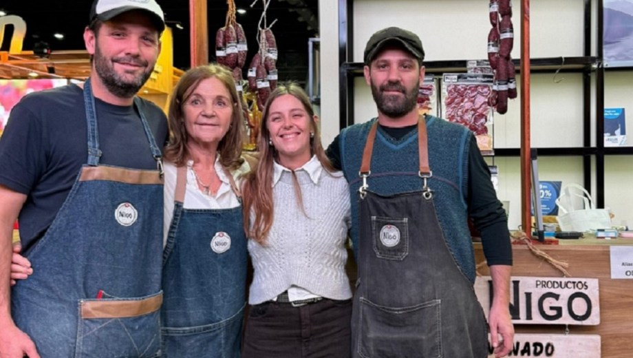 Desde hace muchos años Gonzalo, Graciela, María y Nicolás llevan sus productos a Ferias y Festivales.
