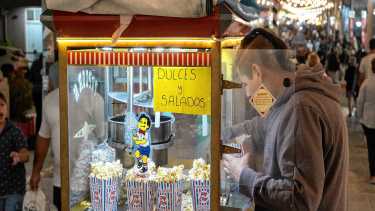 Verano en Las Grutas, entre días de sol y jornadas más tranquilas: la temporada según los vendedores