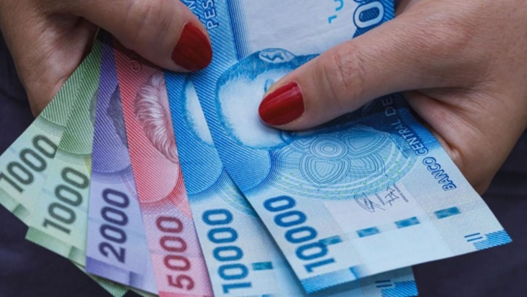 Cotización del peso chileno y del dólar para viajeros al 21 de agosto de 2026