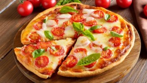 La pizza con masa de yogur que es tendencia: fácil, rápida y sin leudado