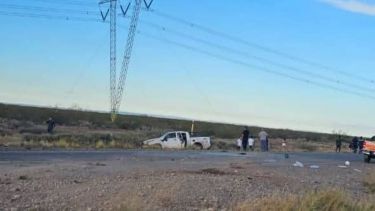 Fuerte choque y vuelco en la Ruta 51: dos camionetas involucradas y cuatro heridos trasladados a Centenario