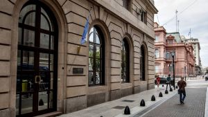 Qué incluye la reforma de la SIDE: los puntos clave del DNU de Javier Milei que impactan al sistema de inteligencia