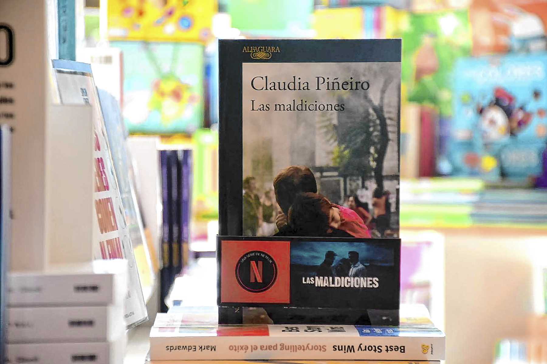 Claudia Piñeiro y Rebeca Stones: entre los libros recomendados de Lecton para leer en verano