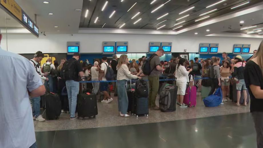 Vuelos demorados y cancelados en Aeroparque: los servicios afectados a Neuquén y Bariloche