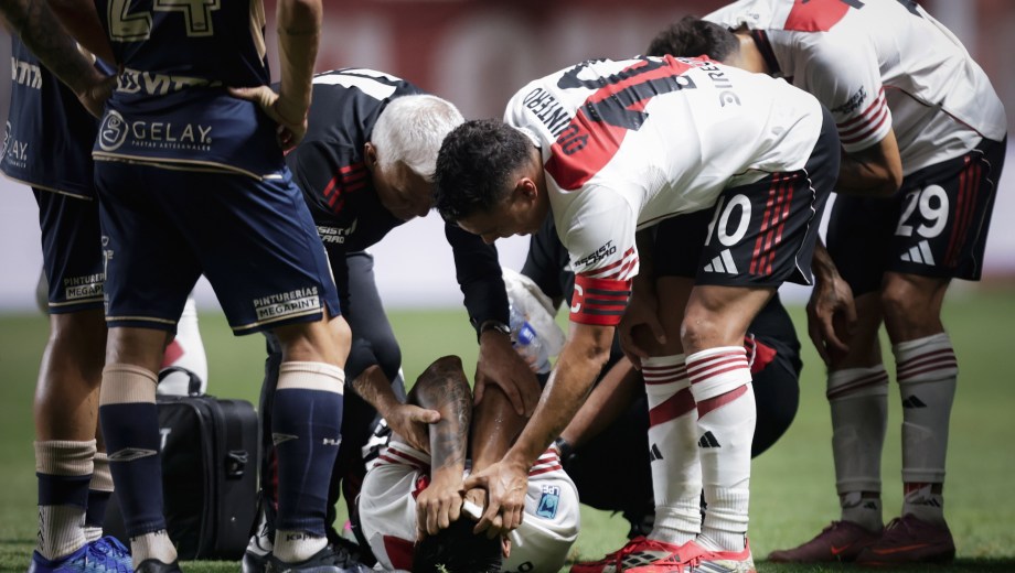Portillo sufrió una grave lesión en su rodilla derecha tras disputar una pelota. Fotobaires.
