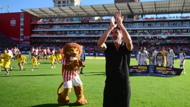 Estudiantes despidió a Eduardo Domínguez con una victoria ante Sarmiento y el liderazgo en la zona A del Apertura