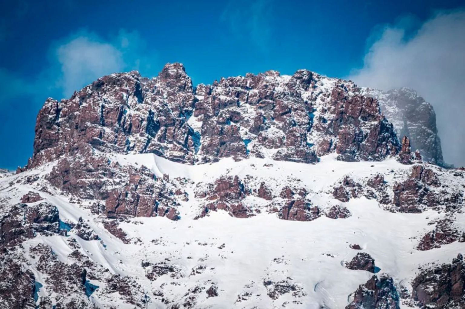 Cerro Corona: el ascenso que posiciona a Huinganco como puerta de entrada a la Cordillera del Viento