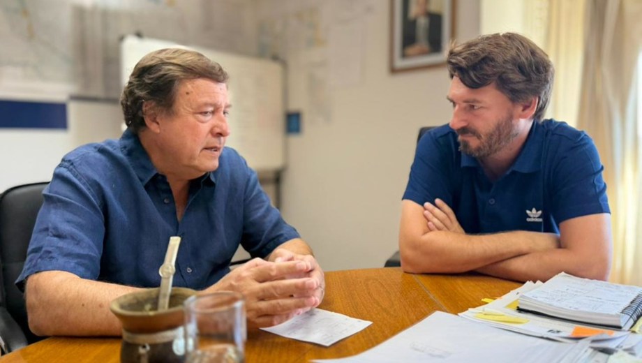 La reunión se realizó en el despacho del jefe comunal. Foto: gentileza