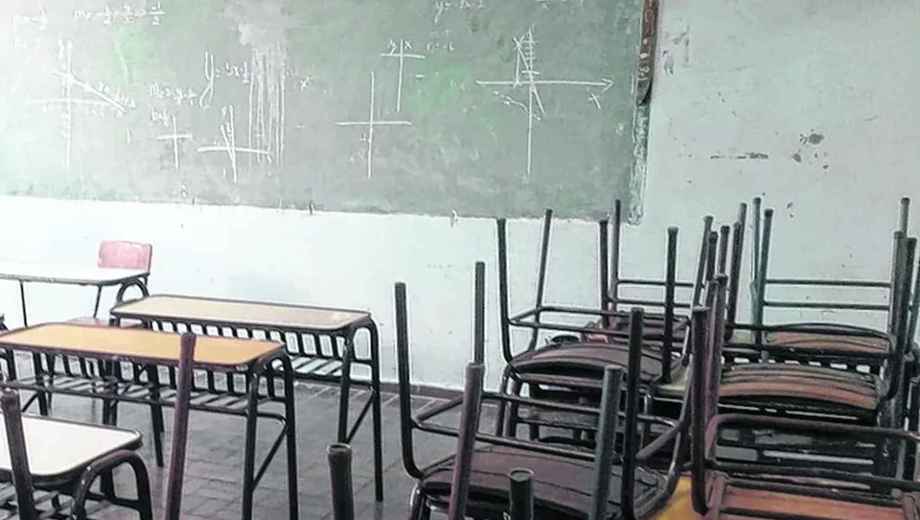 El congreso extraordinario de la FEB definió la convocatoria a un paro de 24 horas.